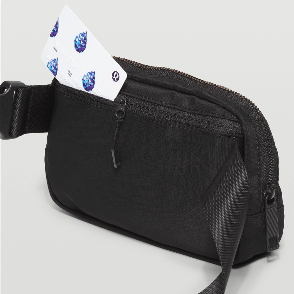 🍋NWT Lululemon Everywhere Belt Bag Black BLK Original Version - Picture 6 of 6